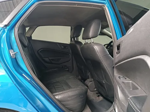 Ford Fiesta 1.6 Sportback Mecánica
