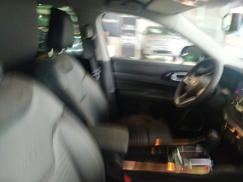 Imagen 19 de 22 de Jeep Commander Limited 1.3 T270 4x2 Nafta Okm 2023