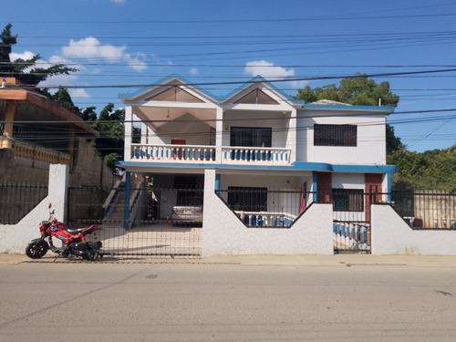 Se Vende Casa De Dos Niveles En Jarabacoa 