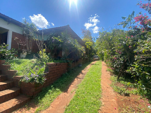 Imagen 1 de 16 de Amplia Casa En Venta Con Gran Terreno.