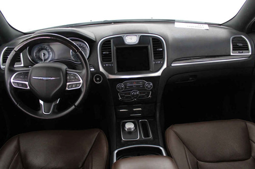 Imagen 13 de 15 de Chrysler 300 2019 6 Cilindros