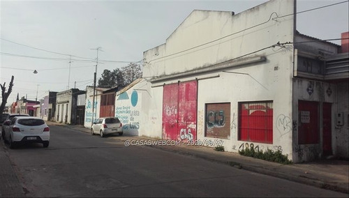 Imagen 3 de 8 de Excelente Local Esquina De 1000 M2 Con Entrada Para Camiones