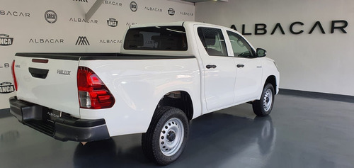 Imagen 4 de 15 de Toyota Hilux 2018 2.7 Cabina Doble Base Mt