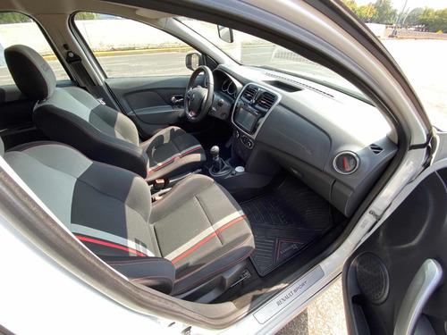 Imagen 10 de 15 de Renault Sandero 2017 2.0 R.s. L Mt