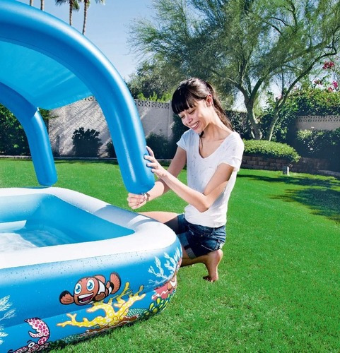 Pileta inflable cuadrada Bestway 52192 de 140cm x 140cm x 114cm 265L multicolor
