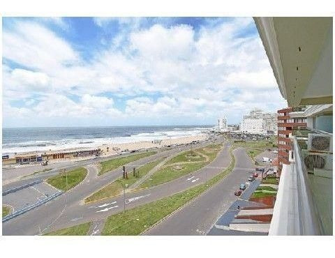 Apartamento En Alquiler Por Temporada De 3 Dormitorios En Playa Brava