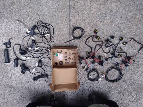 Imagen 8 de 10 de Scooter O Patinete Eléctrico Con Asiento De Tres Ruedas.