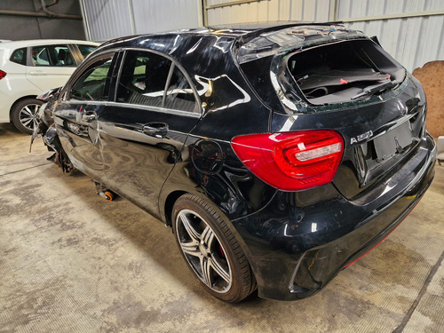 Mercedes Benz A 250 -chocado-