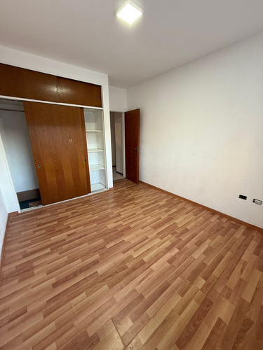 En Alquiler Duplex 2 Amb Tipo Casa En Mb Ubic. Y Estado En Lanus (459)