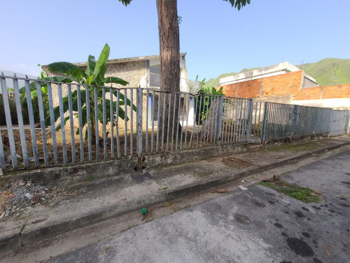 Terreno Con Casa En Barrio Sucre Las Delicias - Jb