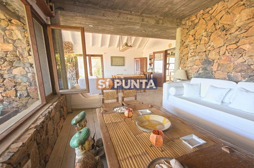 Imagen 7 de 30 de Casa En Venta De 4 Dormitorios En Punta Piedras A Metros Del Mar
