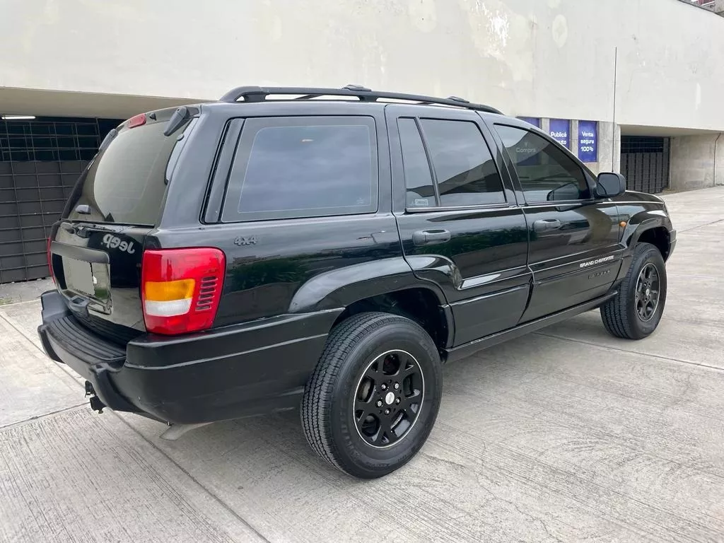 Jeep Grand Cherokee Laredo