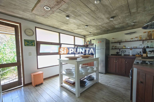 Imagen 10 de 30 de Casa En Venta De 4 Dormitorios En Punta Piedras A Metros Del Mar