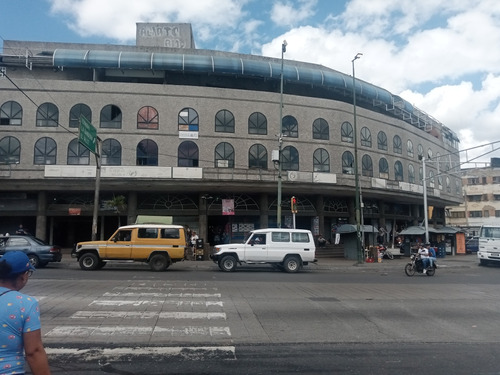 Se Vende Local Comercial En La Bandera - Caracas