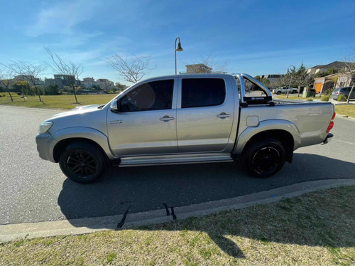 Imagen 4 de 6 de Toyota Hilux 3.0 Cd Srv 171cv 4x2 - B3 2015