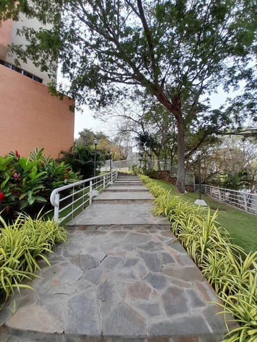 Apartamento En Venta En El Parral, Valencia 273660 Lz