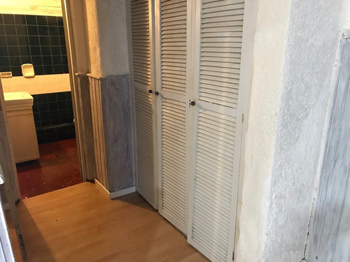 Venta Apartamento Con Renta En Brazo Oriental. 1 Dormitorio.