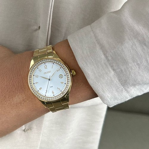 Relógio De Pulso Orient Com Corria De Aço Inoxidável Cor Dourado - Fondo Branco