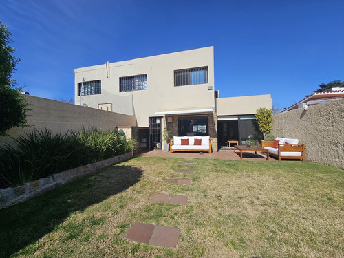 Venta Casa Carrasco 3 Dormitorios Y Servicio
