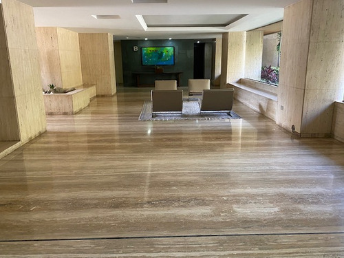 Apartamento De Lujo Bella Cocina Super Actualizada.