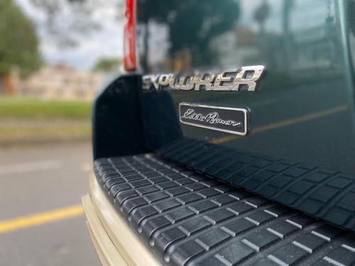 Ford Explorer Eddie Bauer Modelo 2005