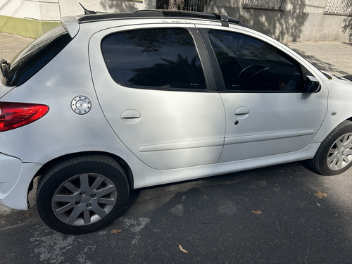 Peugeot 207 1.6 Xt