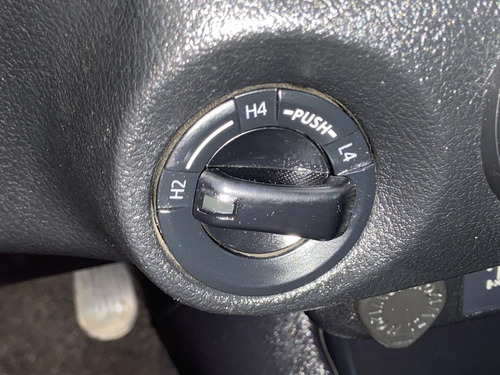 Toyota Hilux Dx 4x4 Pcyp60