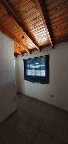 Departamento Tipo Casa Al Frente 4 Ambientes Con Terraza