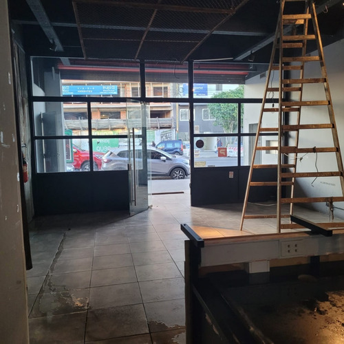 Imagen 4 de 12 de Alquiler Local 240 Mts.2 S/avda. Beiro En Villa Devoto