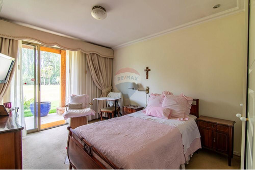 Casa De Lujo En Chicureo Con Amplio Terreno