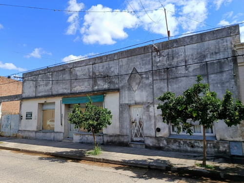 Excelente Propiedad Ubicada En Pleno Centro- Ideal Emprendimiento