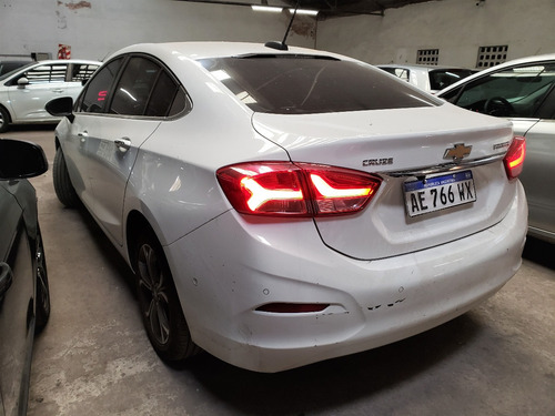 Imagen 4 de 10 de Cruze 4p Premier 1.4 T At