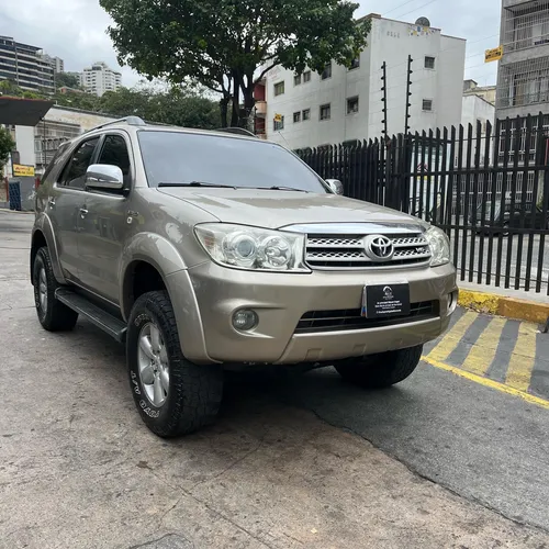 Toyota Fortuner 2012 4x4