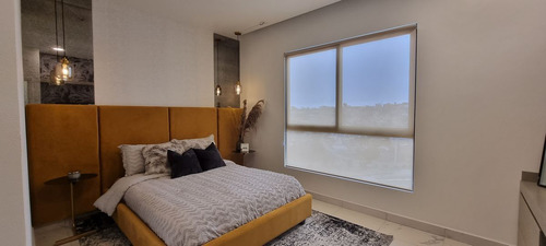Casa En Venta, Ubicada En Colonial, Tijuana