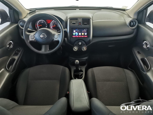 Nissan Versa Extra Full