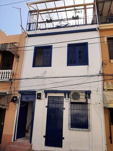 Edificio De 3 Apartamentos En Venta En La Zona Colonial, Santo Domingo