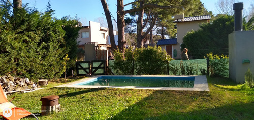 Casa En Venta 5 Ambientes Con Pileta: La Caleta