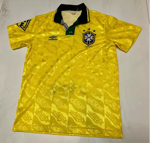 CBF decide processar Umbro por camisa inspirada na seleção brasileira de  1994, Esporte