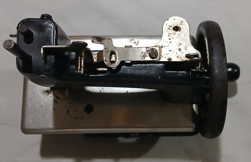 Mini Maquina De Coser Singer Negro (Usado)