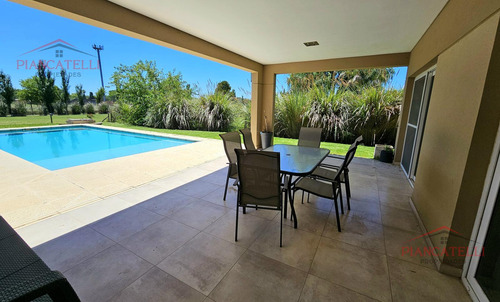 Venta De Casa En Terravista Con 4 Habitaciones