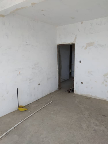 Imagen 13 de 24 de Se Vende Casa En Santa Rita Linares Alcántara 04124827470