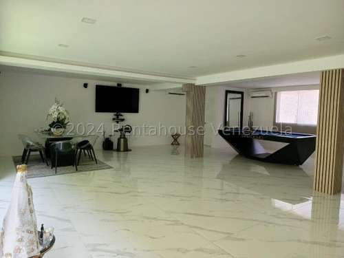 341m2 Terreno Y 341m2 Construcción En Santa Paula Casa Moderna Recién Remodelada, Mls#25-4489