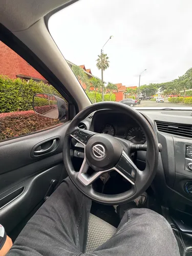 Nissan Frontier Estacas Modelo 2022
