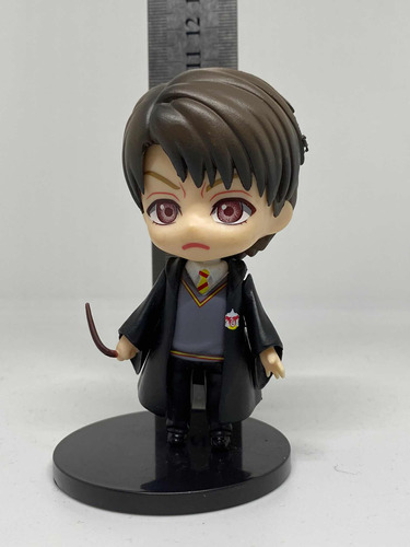 Figura Harry Potter Con Varita Y Base Pequeño