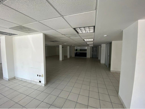 Local Comercial En Renta En Colonia Cancún Centro, Benito Juárez, Quintana Roo
