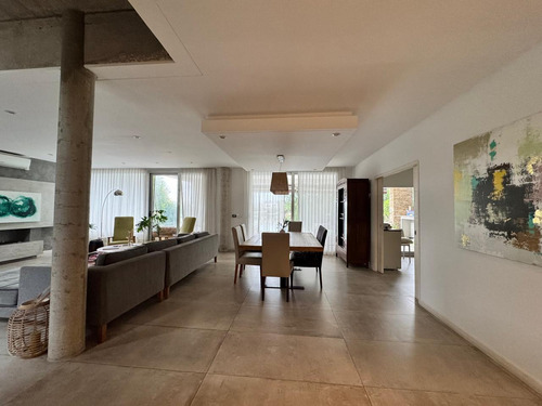 Casa En Tipas Nordelta 280 M2 Cub. Vista Al Lago Venta / Alquila