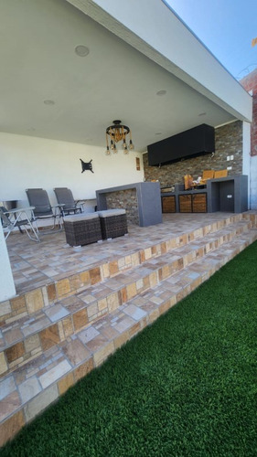 Casa Aislada Con Vista A La Precordillera 4d 3b