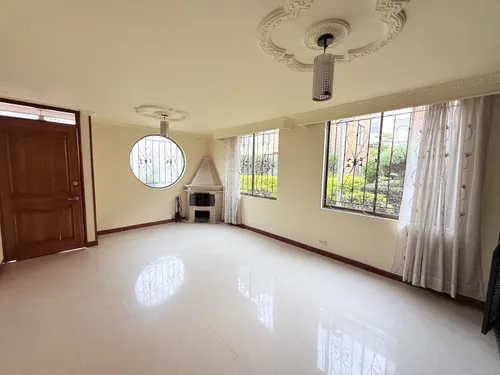 Casa En Venta En Cortijo De Serrzuela. Cod V1967