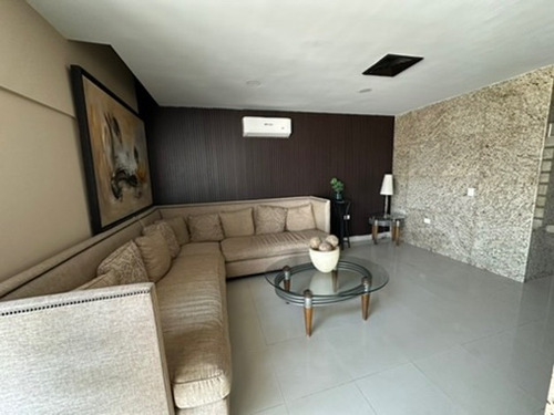 Amplio Departamento, Con Privilegiada Ubicacion Sobre Ave. Lazaro Cardenas En Monterrey