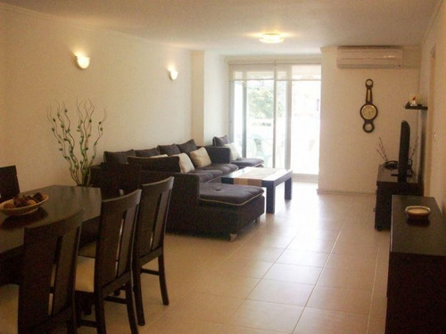Apartamento En Venta De 2 Dormitorios En Playa Brava